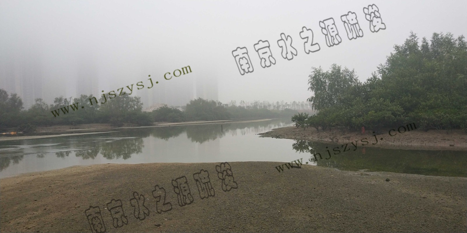 退潮后部分河床泥沙露滩3.jpg 退潮后部分河床泥沙露滩3.jpg